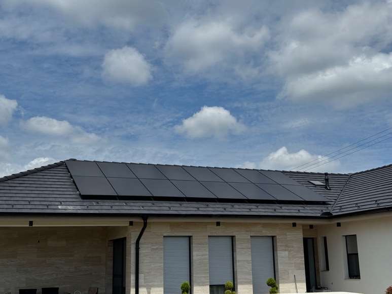 SH Solar referencia napelemes rendszer