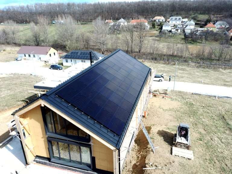 SH Solar referencia napelemes rendszer