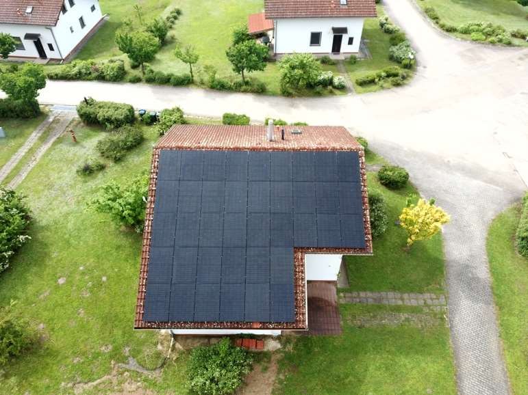 SH Solar referencia napelemes rendszer